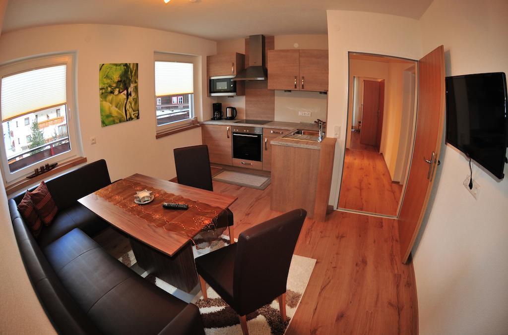 Haus Scheiber Hotell Sankt Jakob in Defereggen Rum bild