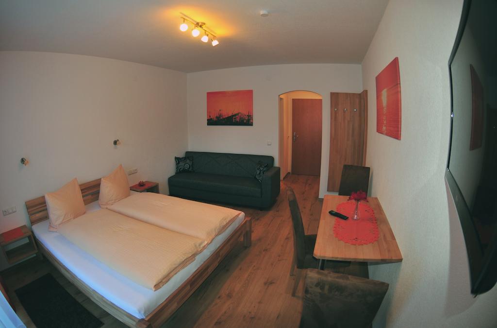 Haus Scheiber Hotell Sankt Jakob in Defereggen Rum bild