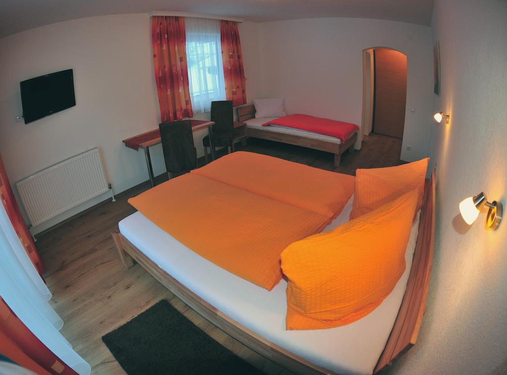 Haus Scheiber Hotell Sankt Jakob in Defereggen Rum bild